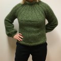 Kundbild DROPS Kid-Silk Uni Colour garn - 25g - Mörk grön (19): PetiiteKnit Sunday Sweater i Drops...