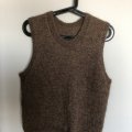 Kundbild DROPS Kid-Silk Uni Colour garn - 25g - Mörk brun (15): Har stickat Stockholm Slipover...